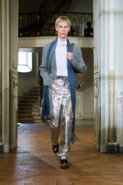 Look 43